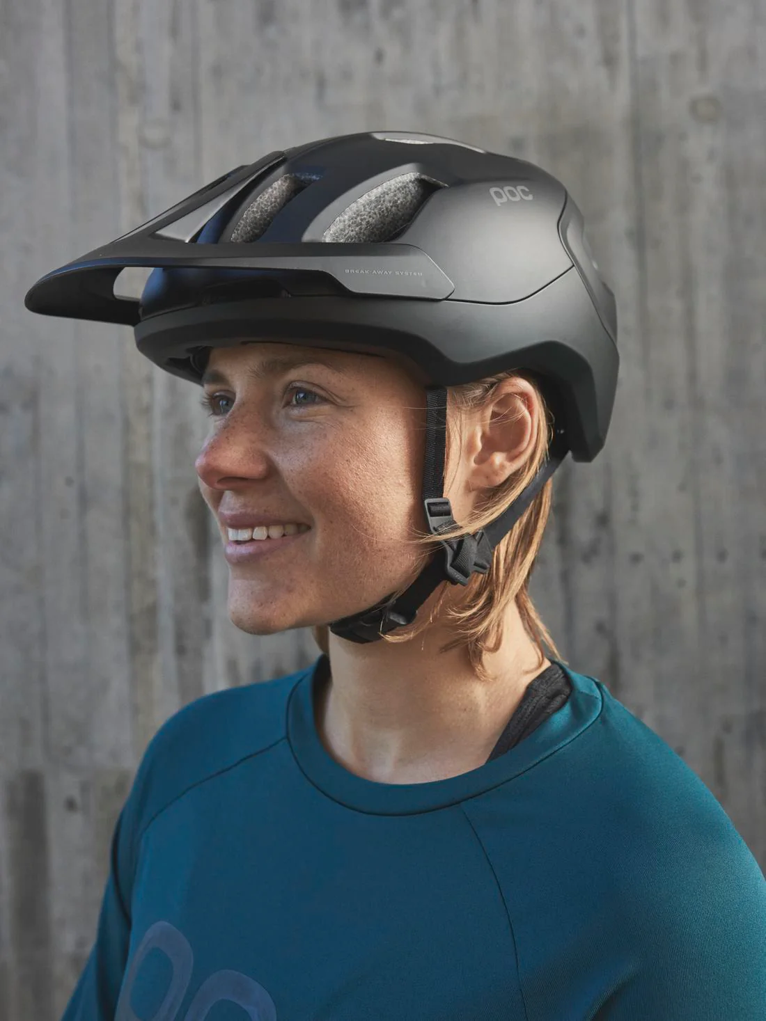 Kask rowerowy POC AXION - Ur. Black Matt - Image 2