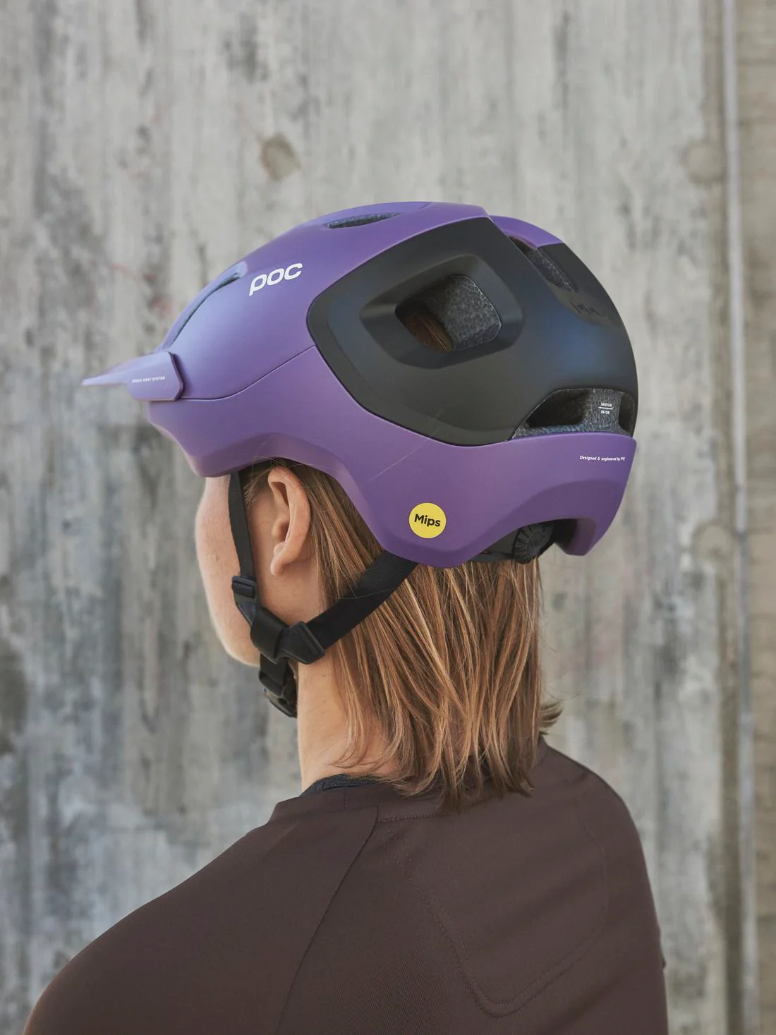 Kask rowerowy POC AXION RACE MIPS - Sap. Purple/Ur. Black Metallic/Matt - Image 2