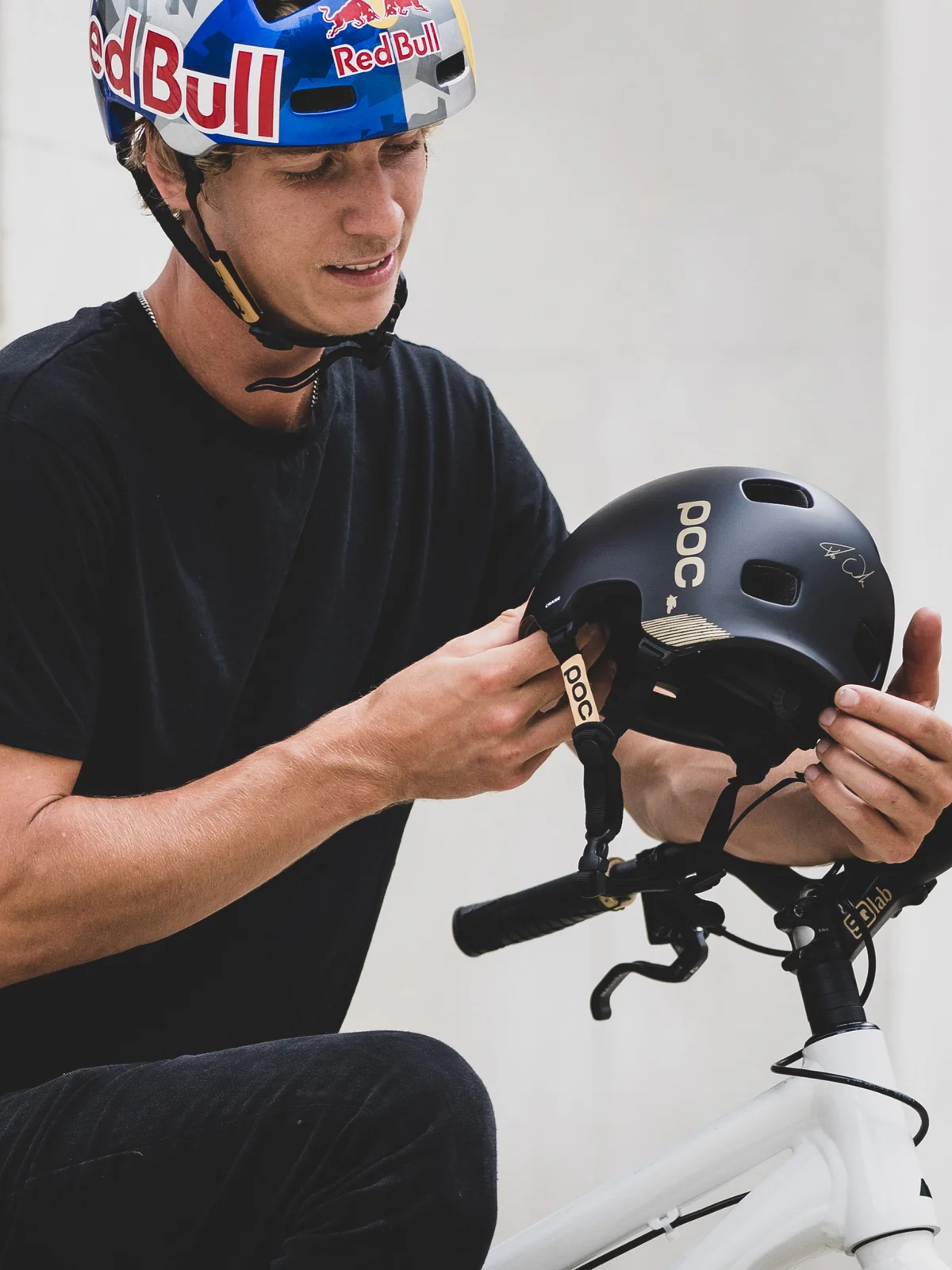 Kask rowerowy POC CRANE MIPS FABIO ED - Ur. Black Matt/Gold - Image 2