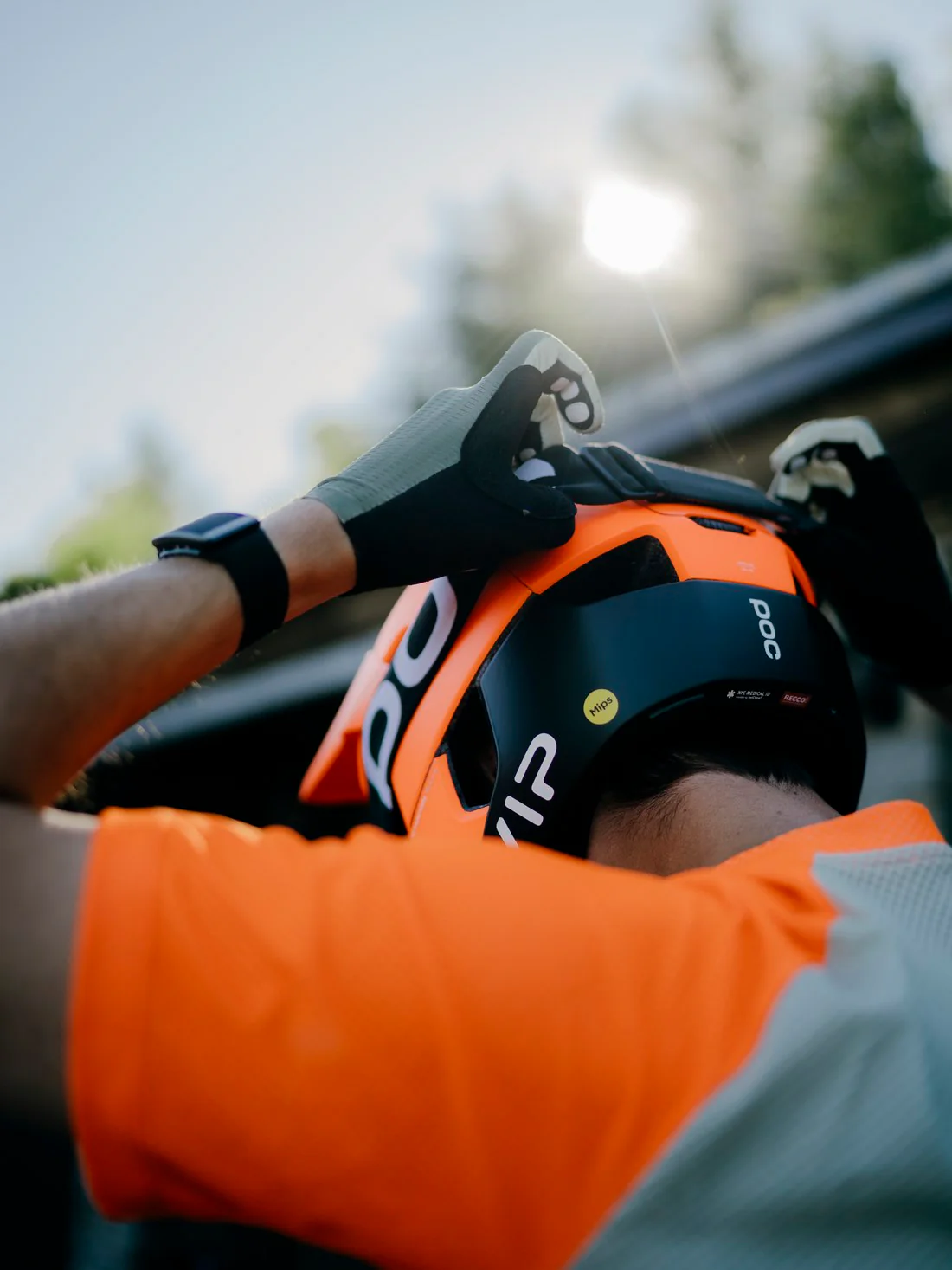 Kask rowerowy POC OTOCON RACE MIPS - Fluo. Orange Avip/Ur. Black Matt - Image 3