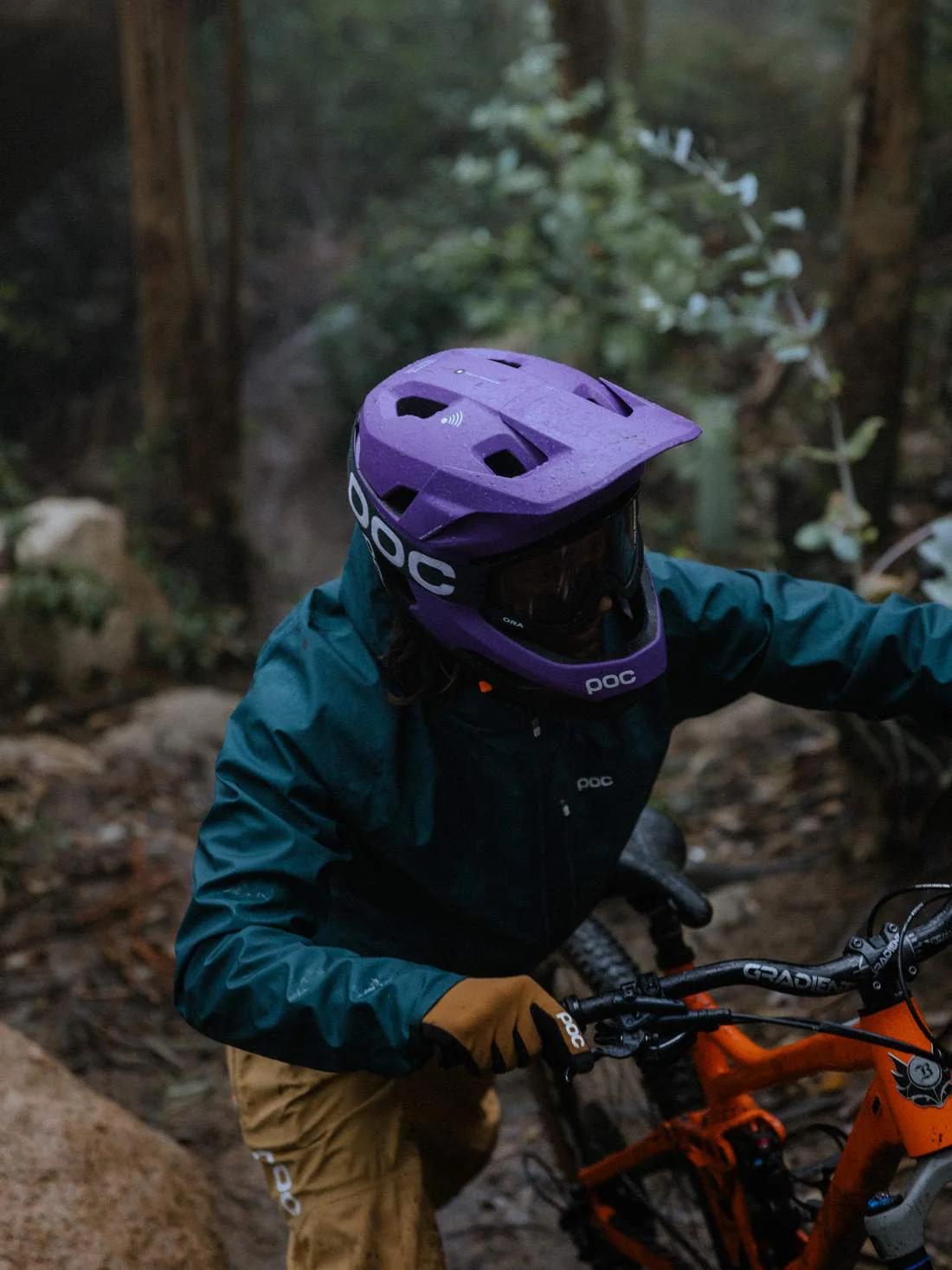 Kask rowerowy POC OTOCON RACE MIPS - Sap. Purple/Ur. Black Metallic/Matt - Image 2