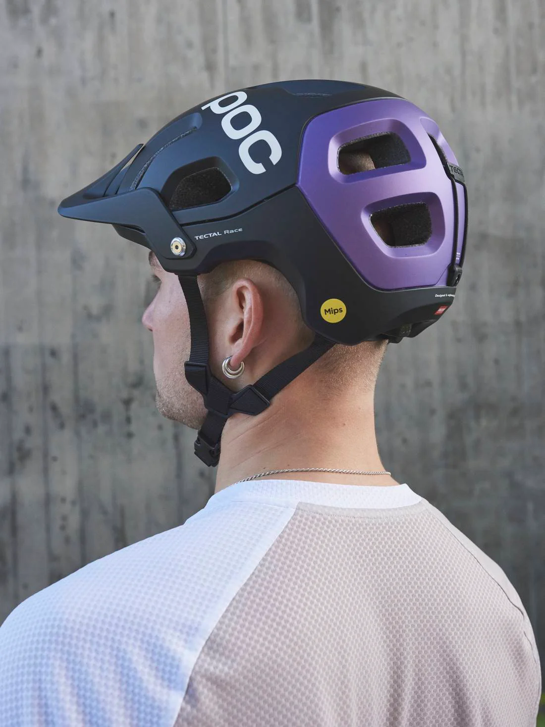Kask rowerowy POC TECTAL RACE MIPS - Ur. Black/Sap. Purple Metallic/Matt - Image 2