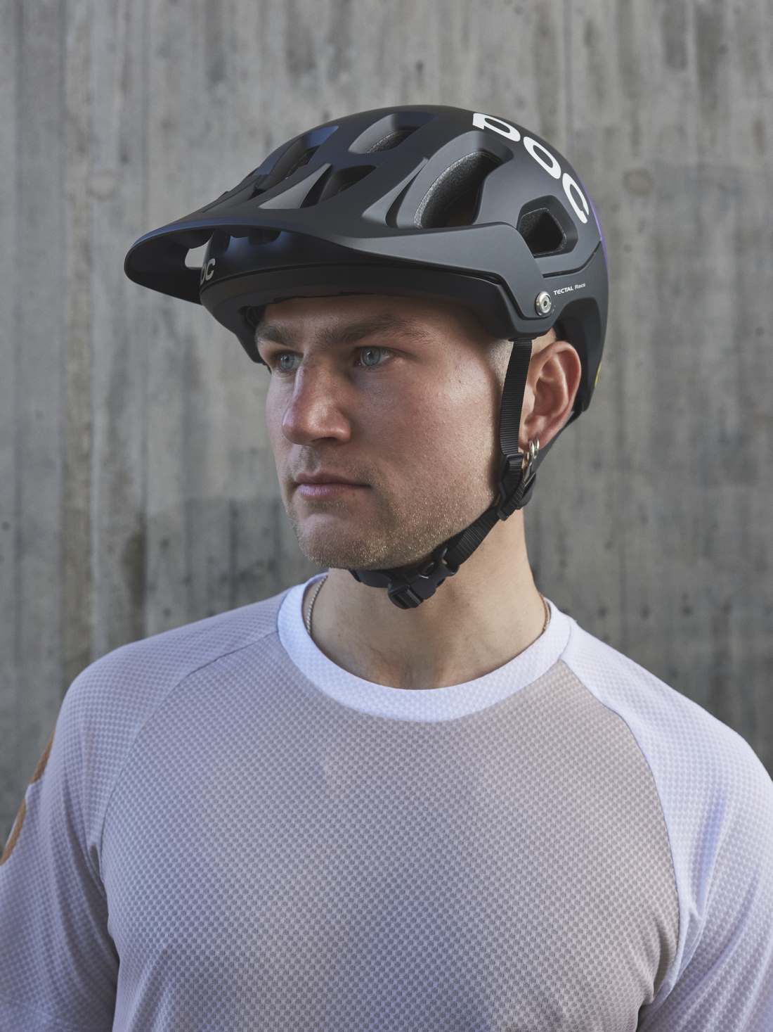 Kask rowerowy POC TECTAL RACE MIPS - Ur. Black/Sap. Purple Metallic/Matt - Image 3