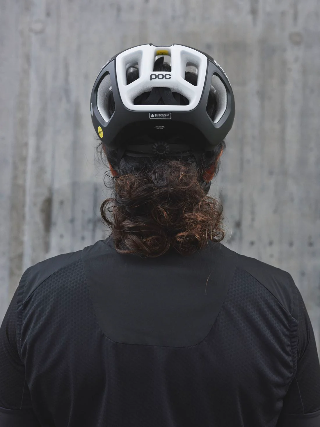 Kask rowerowy POC VENTRAL AIR MIPS NFC - Ur. Black/Hydr. White Matt - Image 3