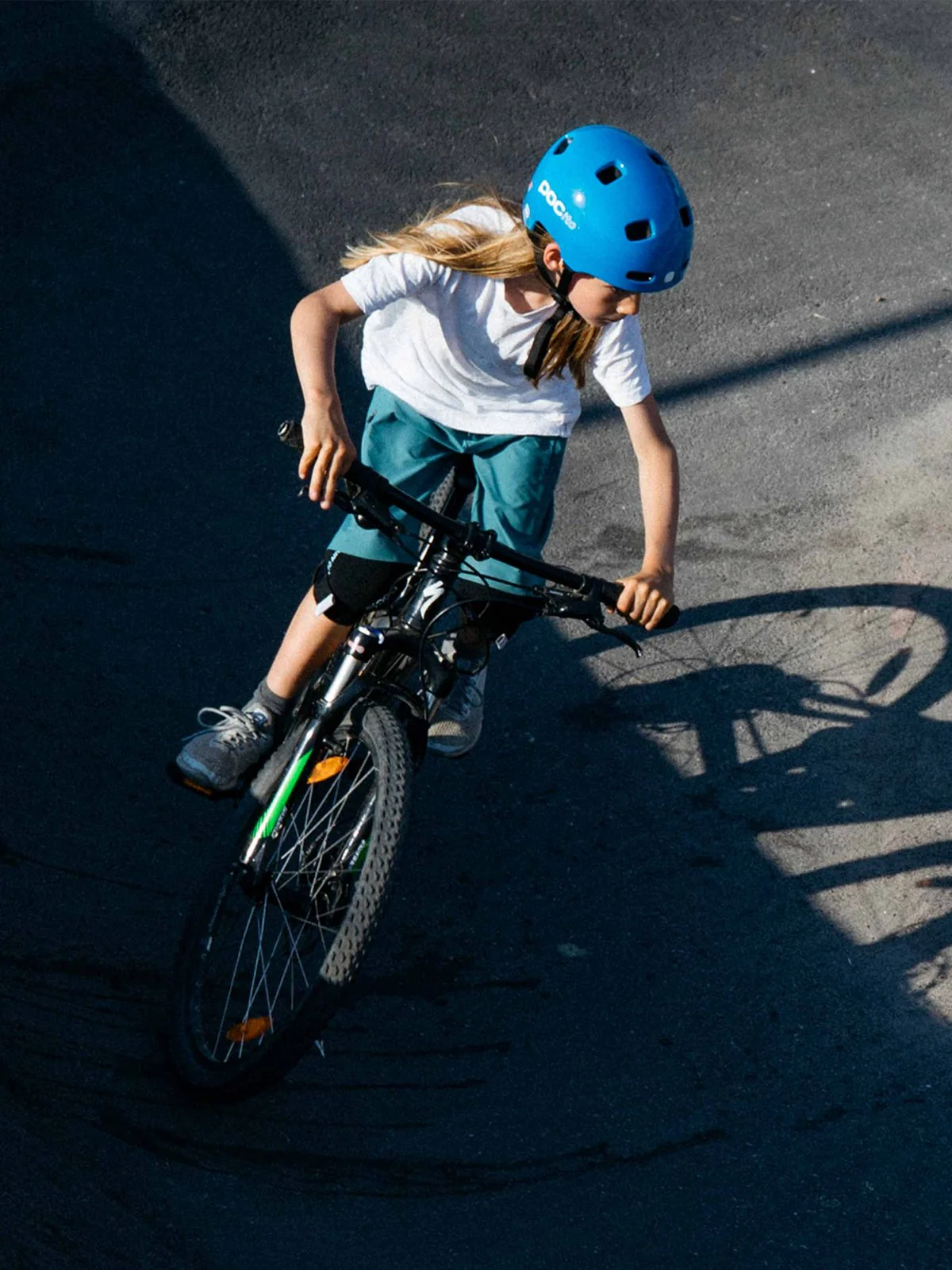 Kask rowerowy POCITO CRANE MIPS - Fluo. Blue - Image 2