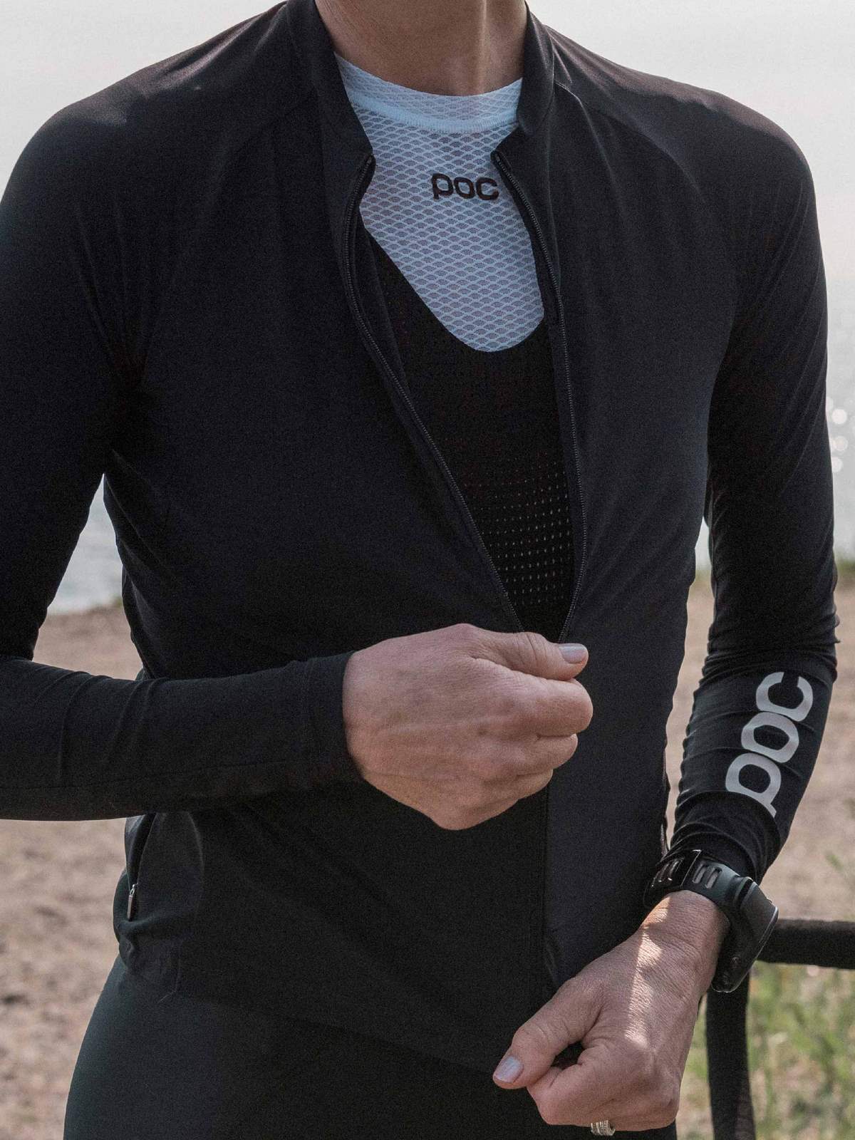 Koszulka rowerowa POC ESSENTIAL ROAD W'S LS - Navy Black - Image 3