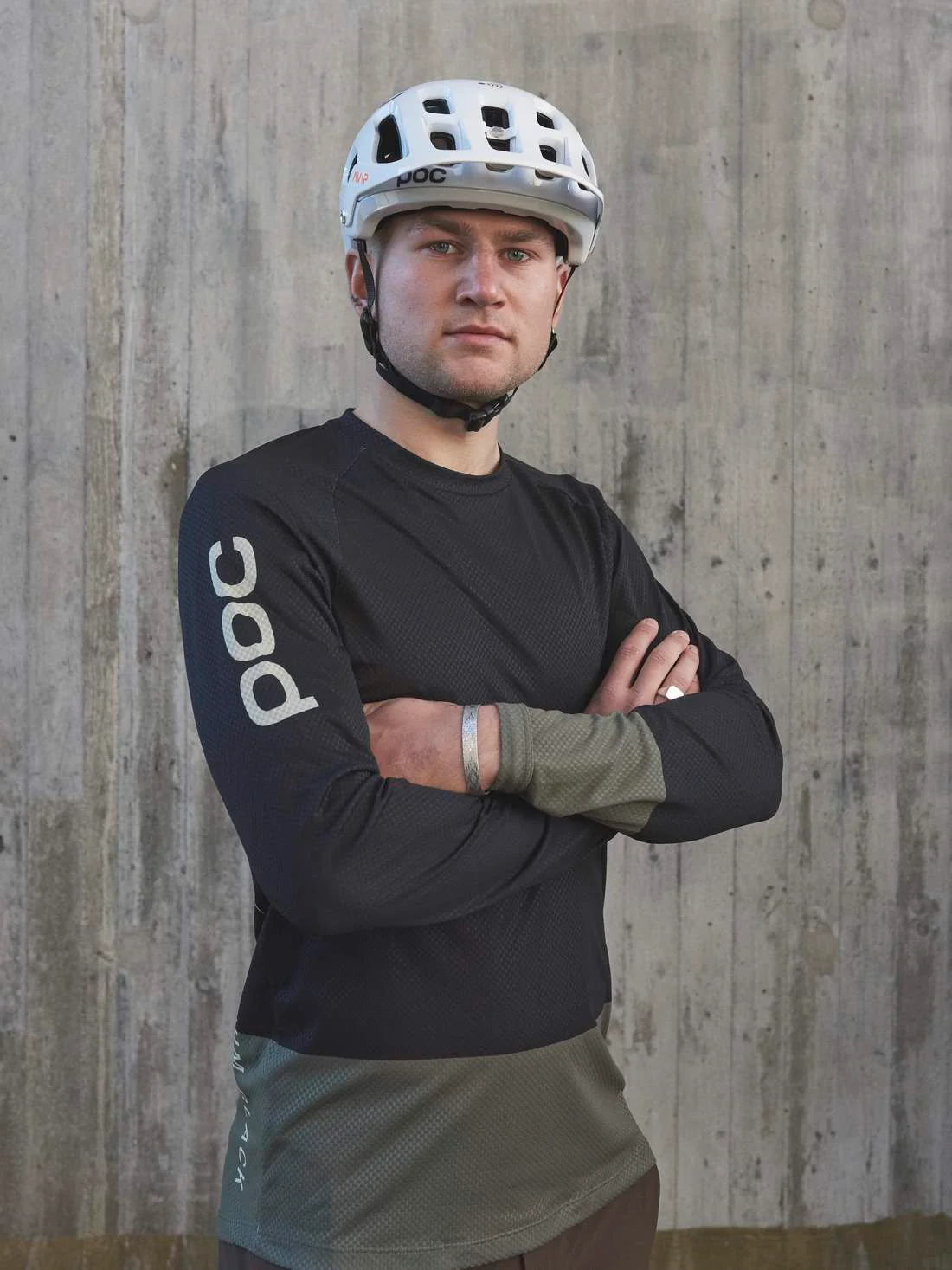 Koszulka rowerowa POC MTB PURE LS - Ur. Black/Epid. Green - Image 2