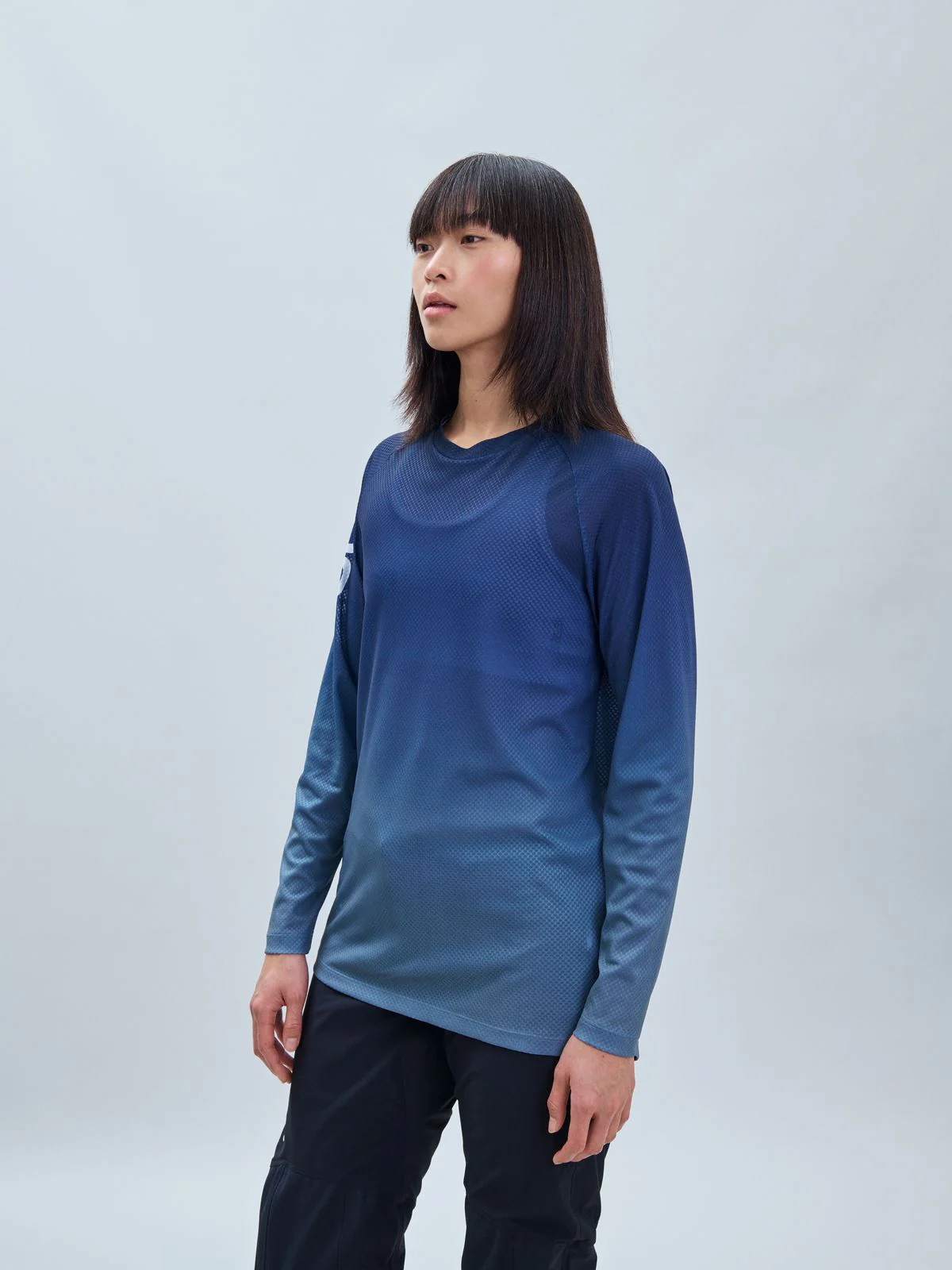 Koszulka rowerowa POC W's Essential MTB Lite LS Jersey - Gradient Turmaline Navy - Image 2