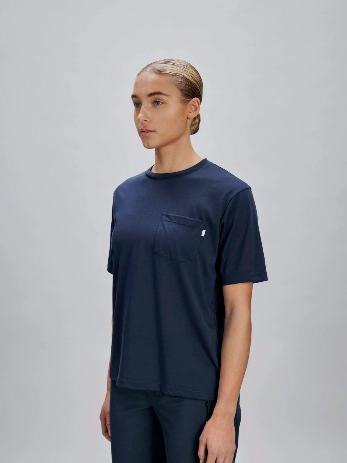 Koszulka rowerowa POC W's Motion S/S Jersey - Apatite Navy - Image 2