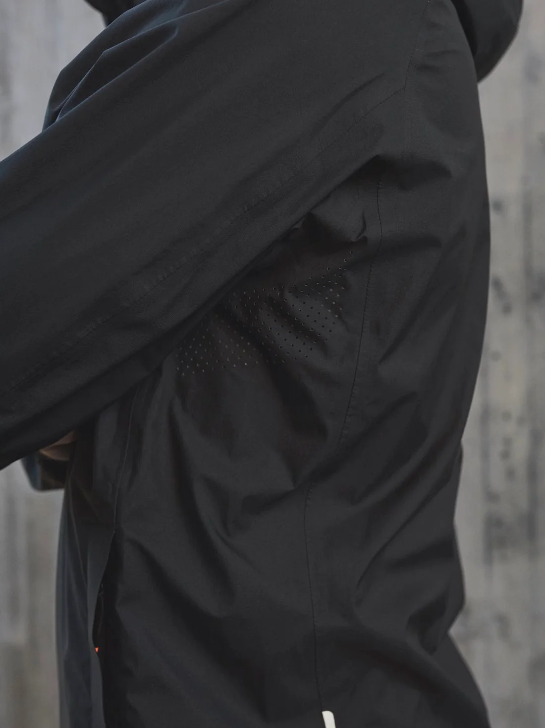 Kurtka rowerowa POC M's MOTION Rain Jacket - Ur. Black - Image 4