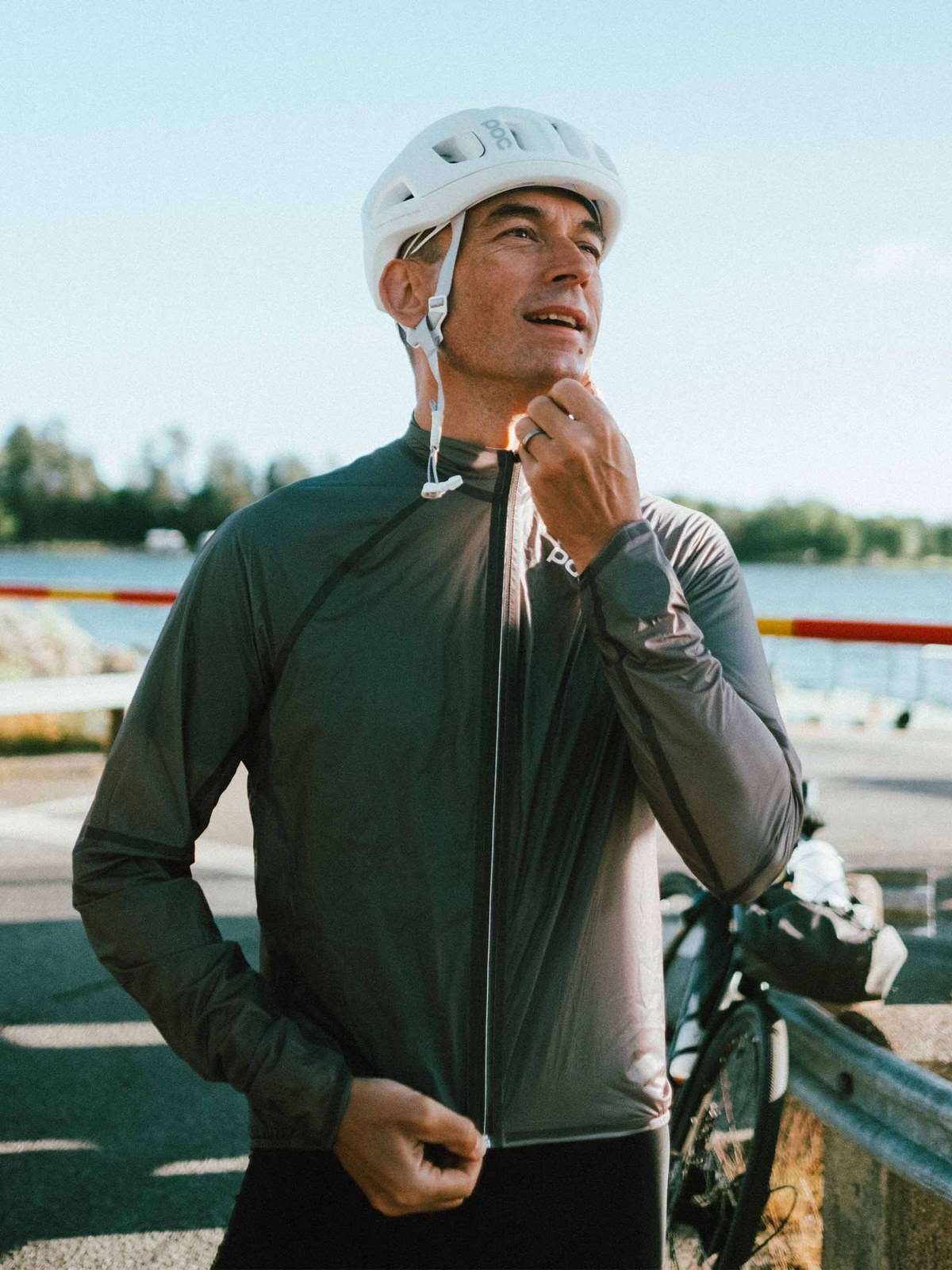 Kurtka rowerowa POC THE SUPREME RAIN Jacket - Sylv. Grey - Image 2