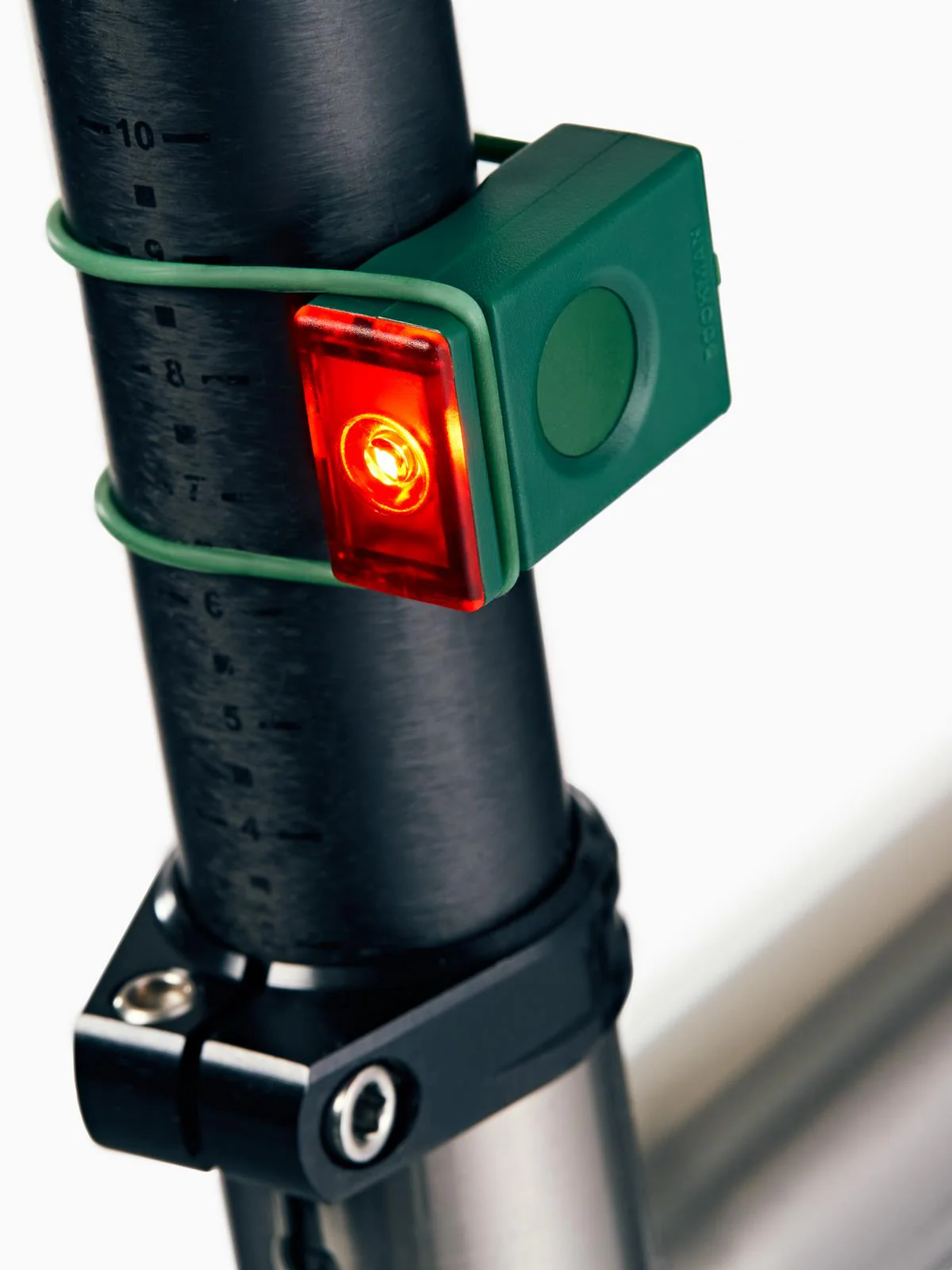 Lampka rowerowa BOOKMAN Block Light Rear 18lm zielony - Image 2