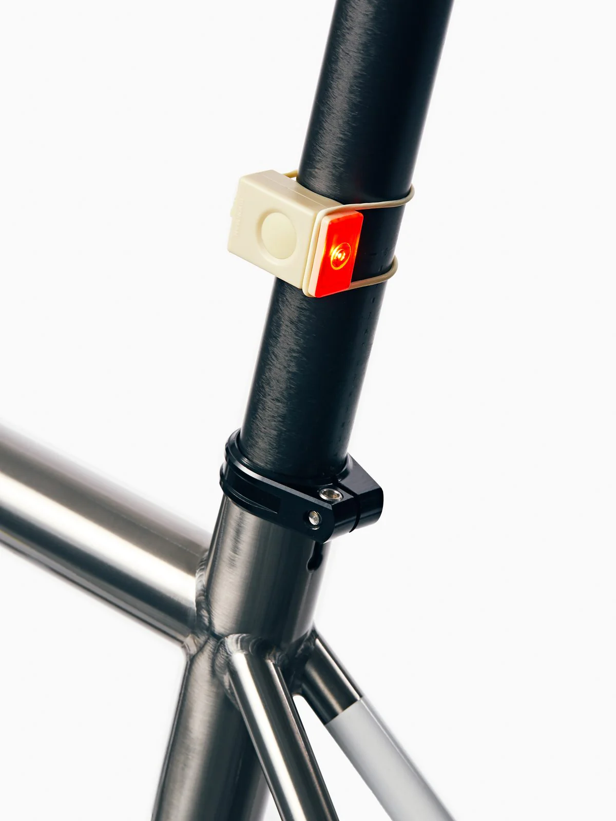 Lampka rowerowa BOOKMAN Block Light Rear 18lm beżowy - Image 2
