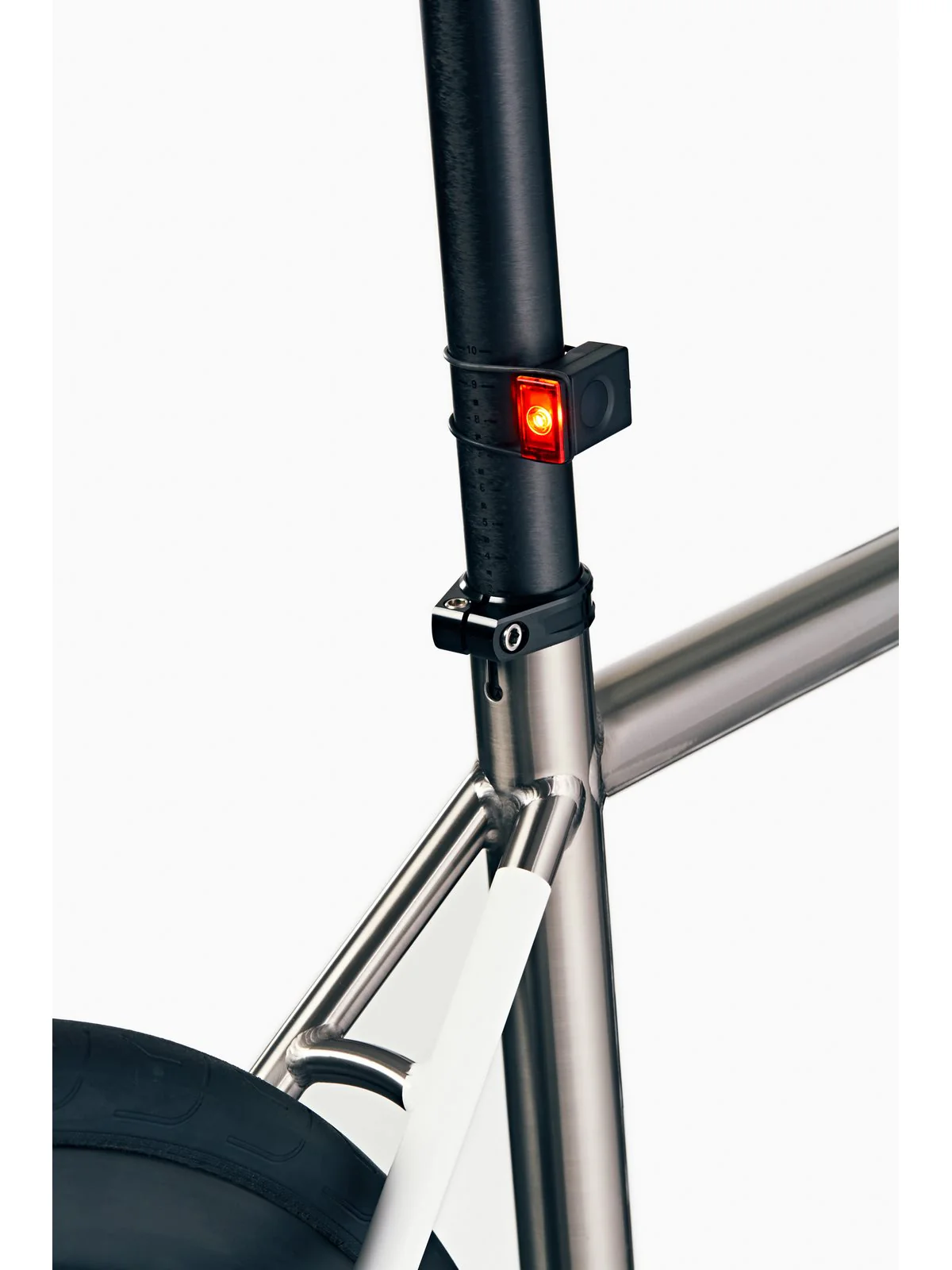 Lampka rowerowa BOOKMAN Block Light Rear 18lm pomarańczowy - Image 3