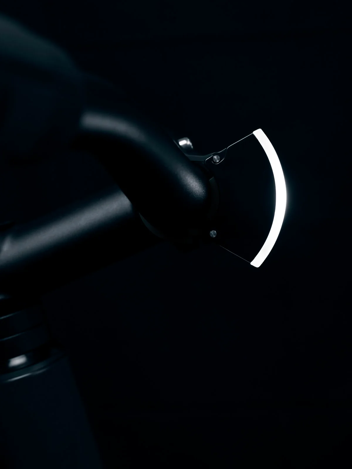 Lampka rowerowa BOOKMAN Curve Front Light 220lm beżowy - Image 2