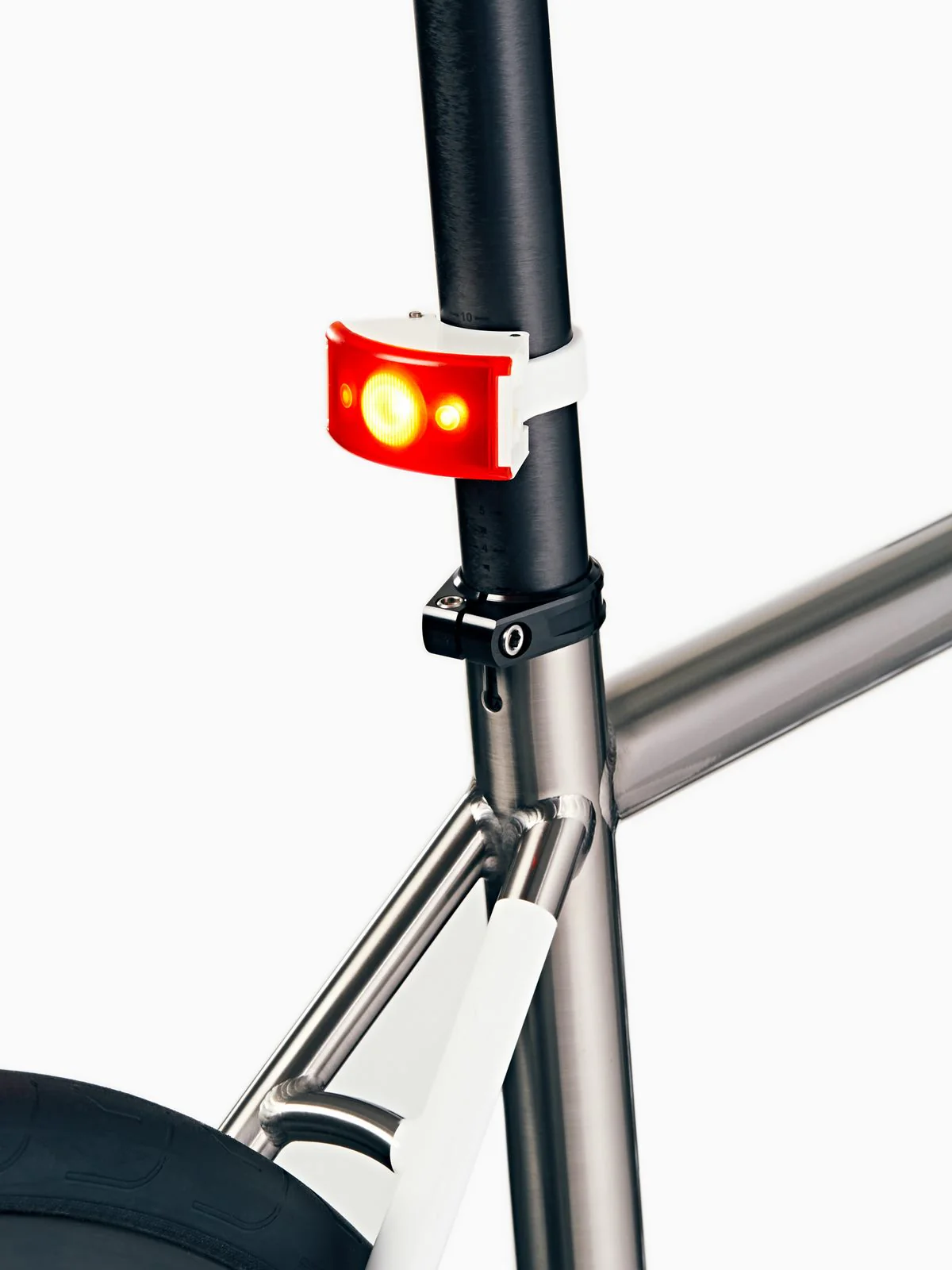 Lampka rowerowa BOOKMAN Curve Rear Light 37lm biały - Image 2