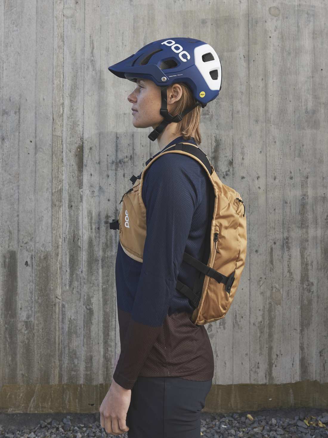 Plecak enduro POC COLUMN VPD Backpack 8L - Arag. Brown - Image 3