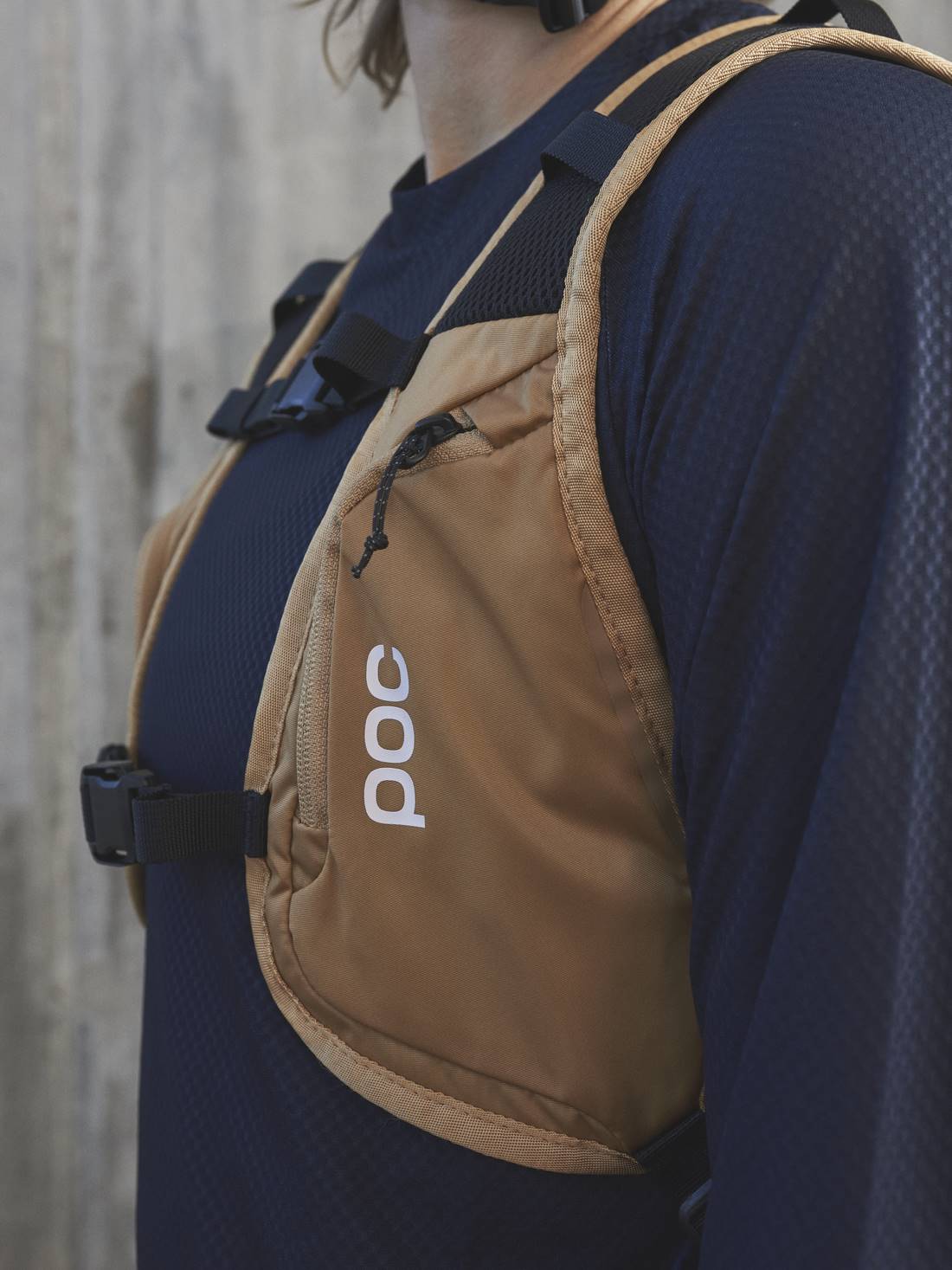 Plecak enduro POC COLUMN VPD Backpack 8L - Arag. Brown - Image 4