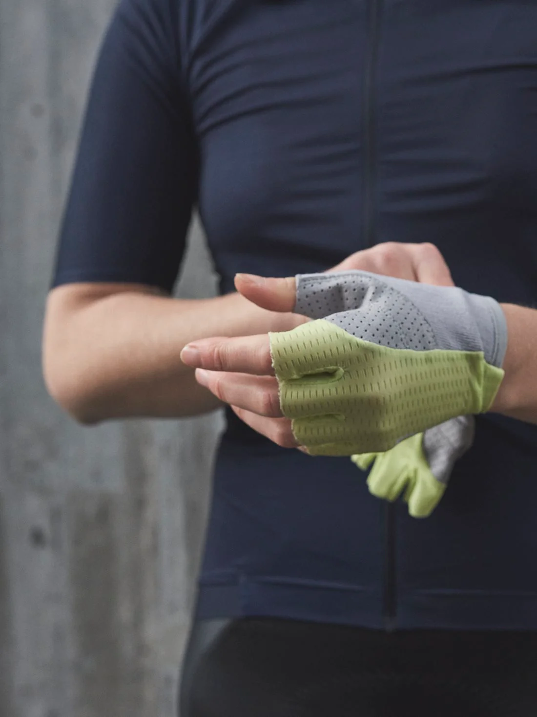 Rękawice rowerowe POC AGILE Short Glove - Lemon Calcite - Image 3