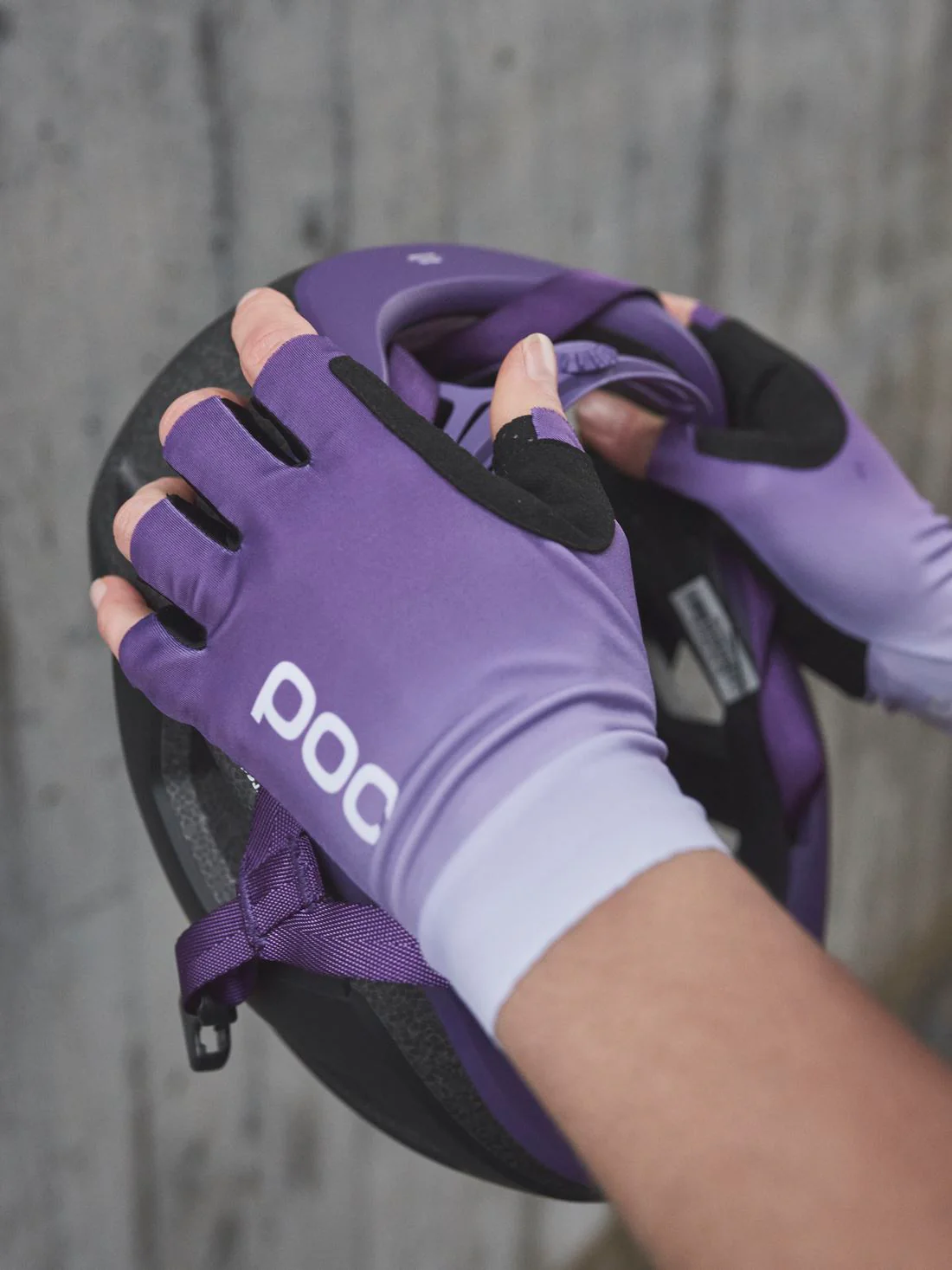 Rękawice rowerowe POC DEFT Short Glove - Gradient Sap. Purple - Image 2