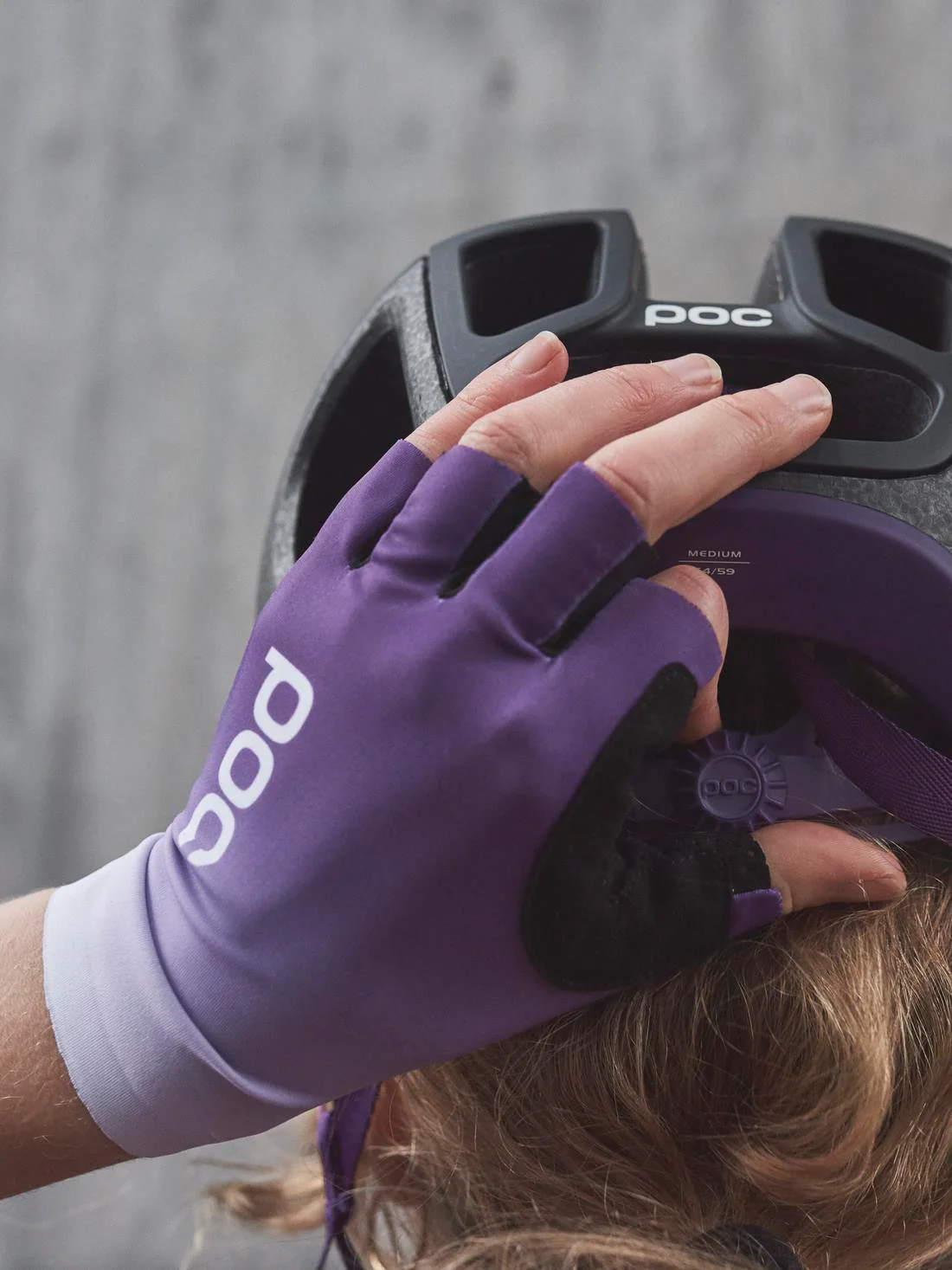 Rękawice rowerowe POC DEFT Short Glove - Gradient Sap. Purple - Image 3