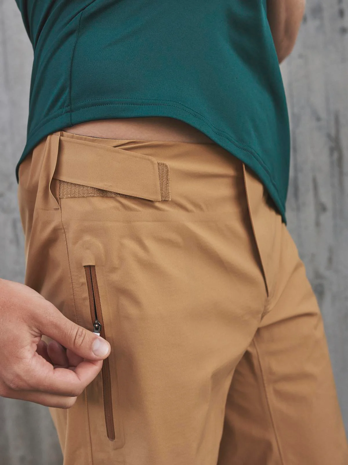 Spodenki rowerowe POC BASTION Shorts - Arag. Brown - Image 3