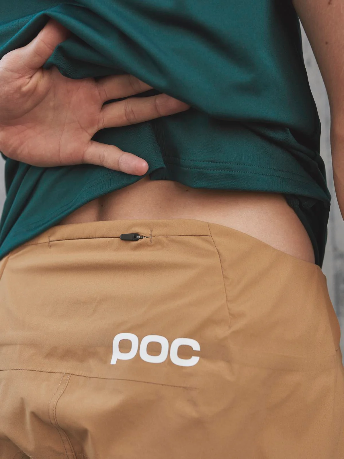 Spodenki rowerowe POC BASTION Shorts - Arag. Brown - Image 4