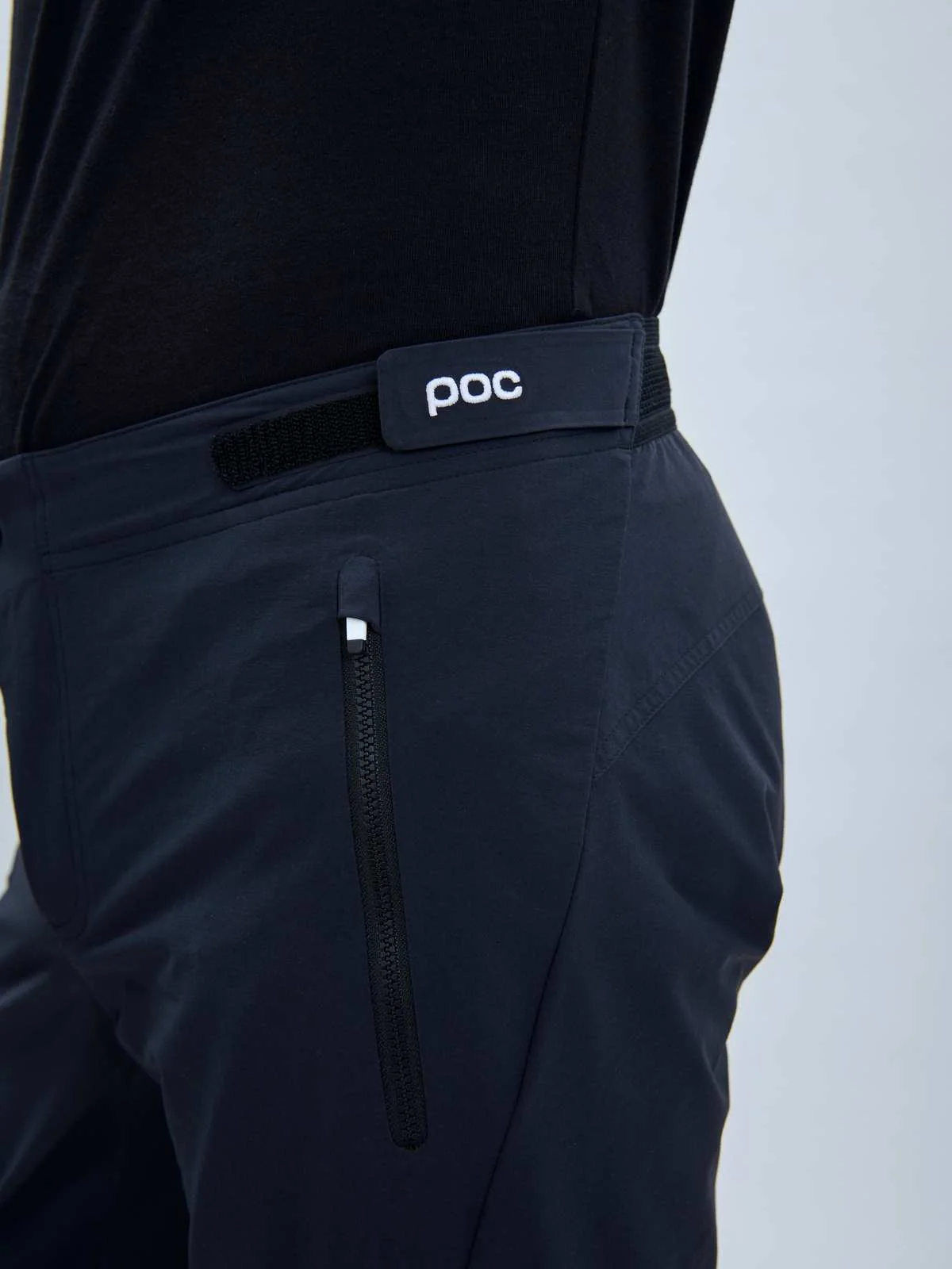 Spodenki rowerowe POC ESSENTIAL ENDURO - Ur. Black - Image 4