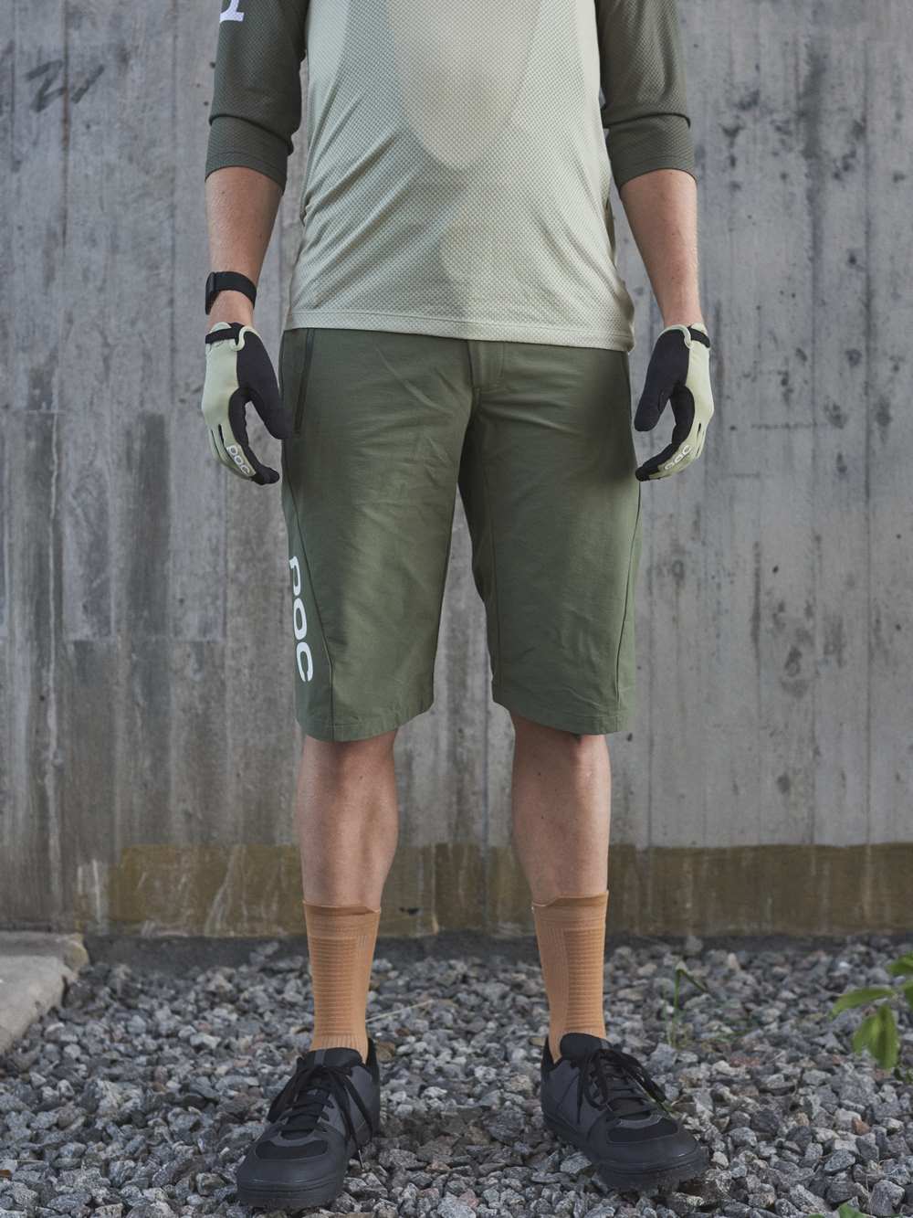 Spodenki rowerowe POC ESSENTIAL ENDURO - Epid. Green - Image 4