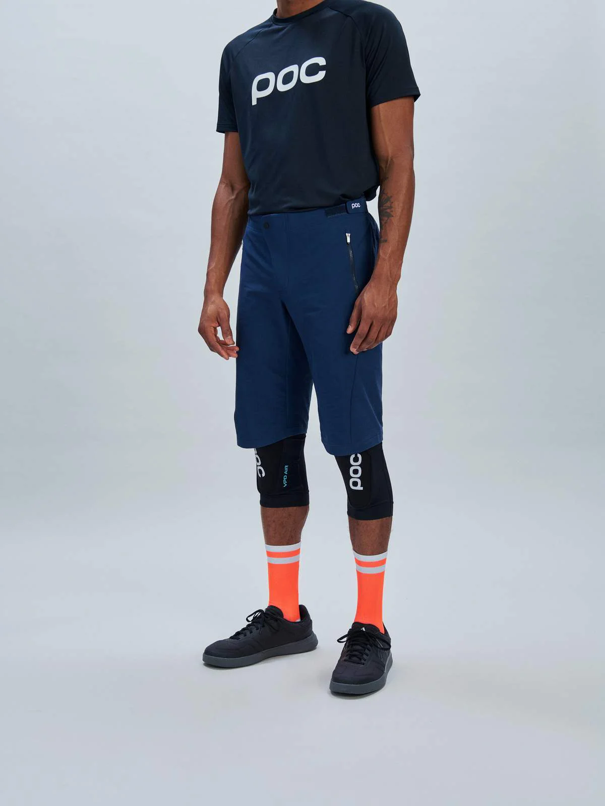 Spodenki rowerowe POC ESSENTIAL ENDURO - Turmaline Navy - Image 2