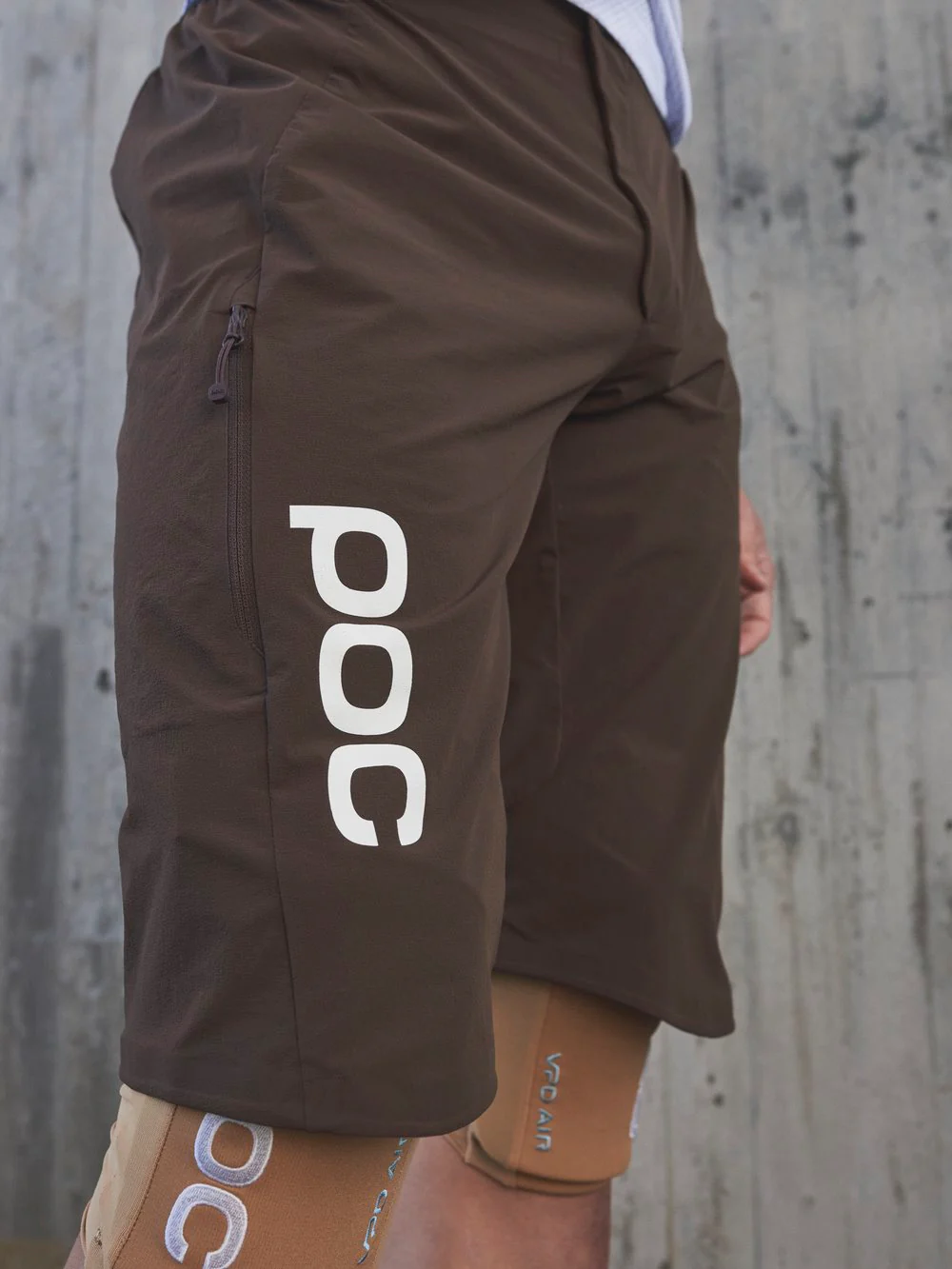 Spodenki rowerowe POC GUARDIAN AIR - Axinite Brown - Image 3