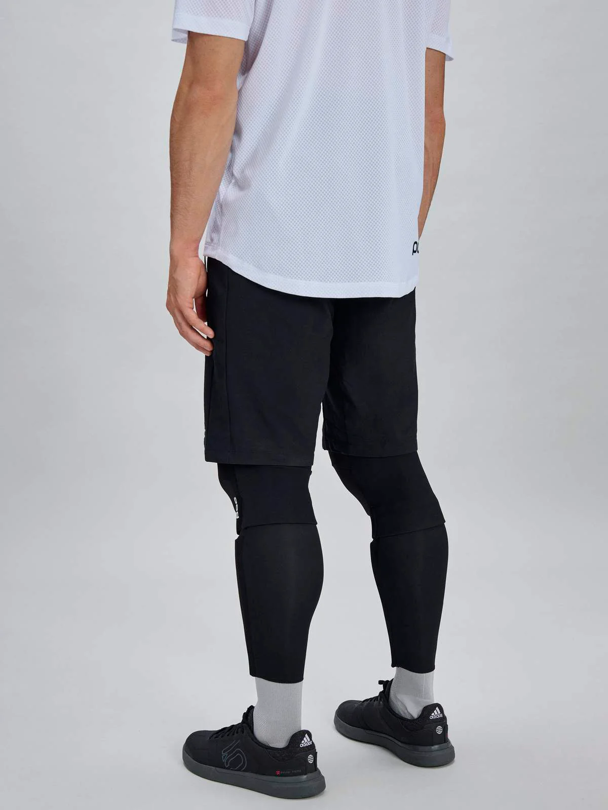 Spodenki rowerowe POC M's Motion Shorts - Ur. Black - Image 3