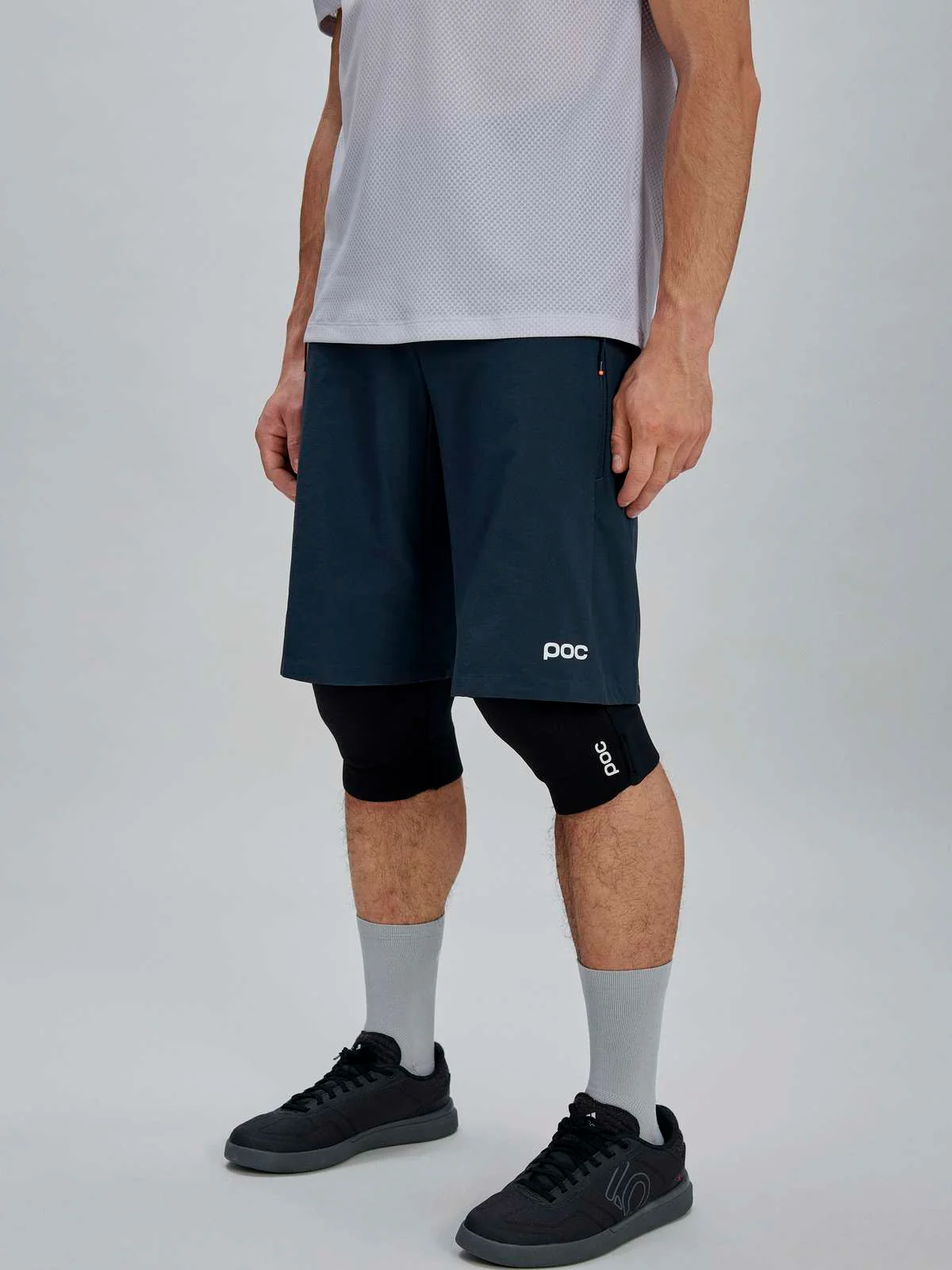 Spodenki rowerowe POC M's Motion Shorts - Apatite Navy - Image 2