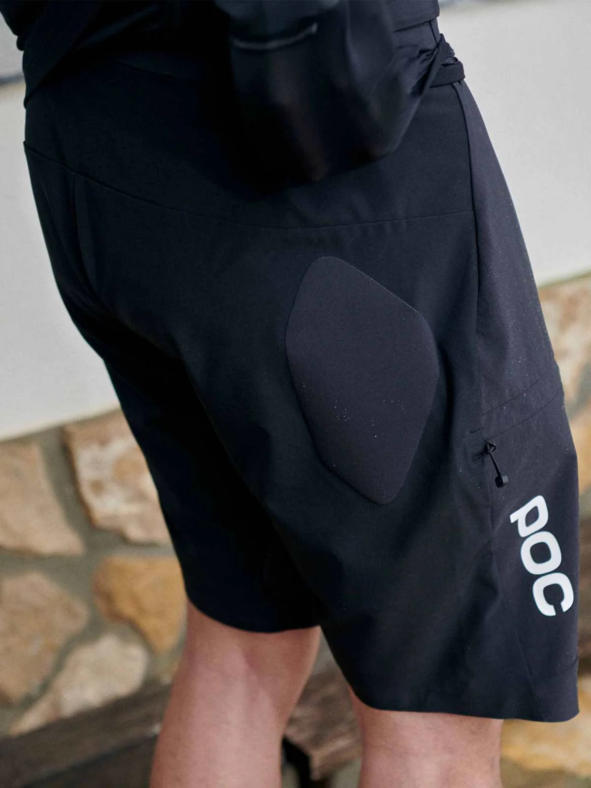 Spodenki rowerowe POC RESISTANCE ULTRA - Ur. Black - Image 2