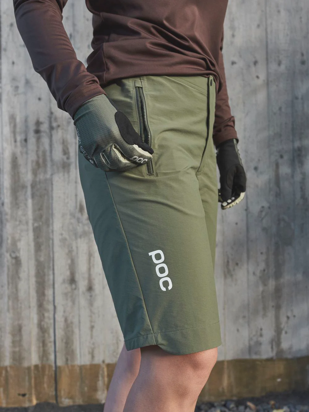 Spodenki rowerowe POC W's ESSENTIAL ENDURO Shorts - Epid. Green - Image 3
