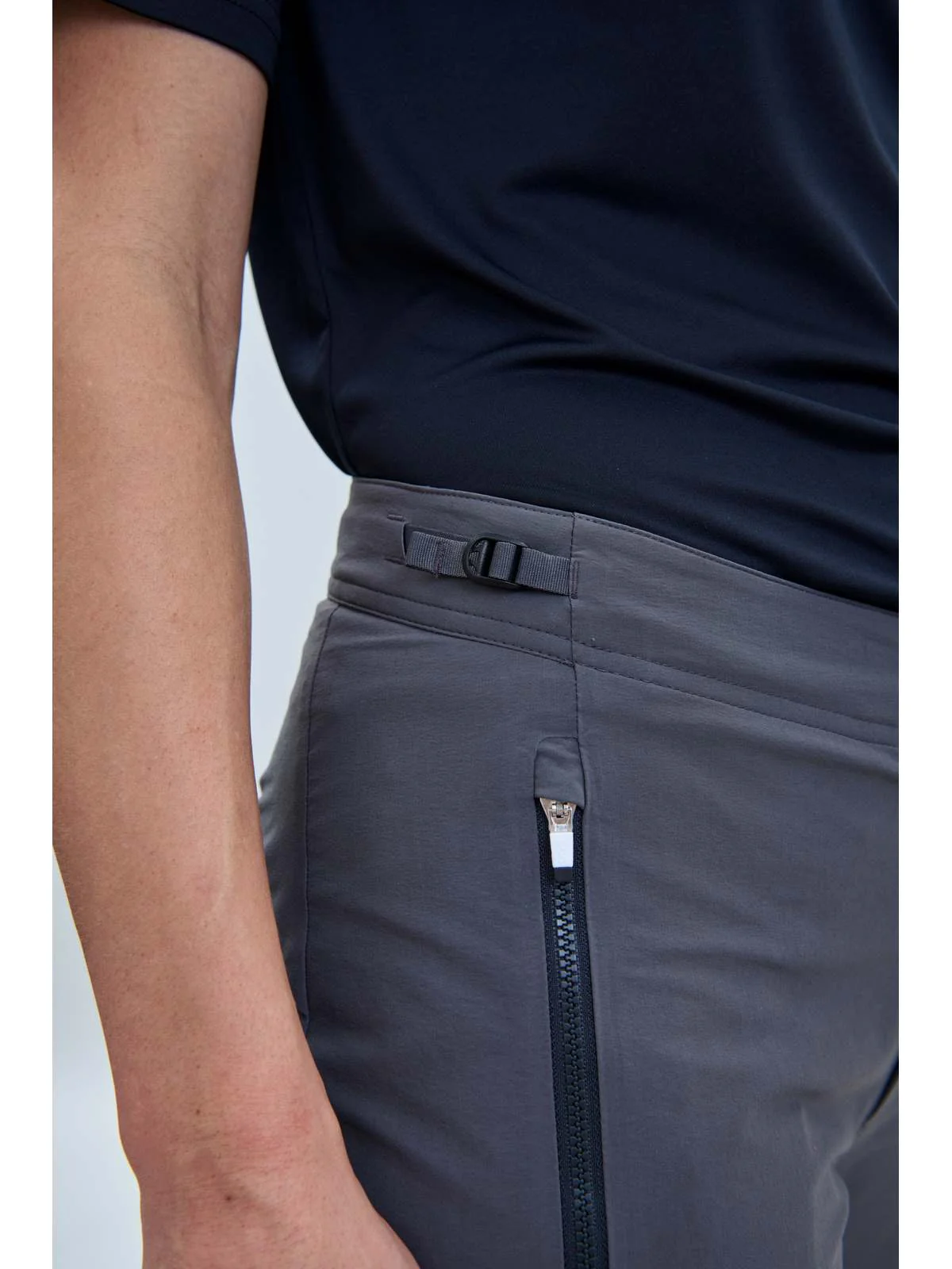Spodenki rowerowe POC W's Essential Enduro Shorts - Sylvanite Grey - Image 5