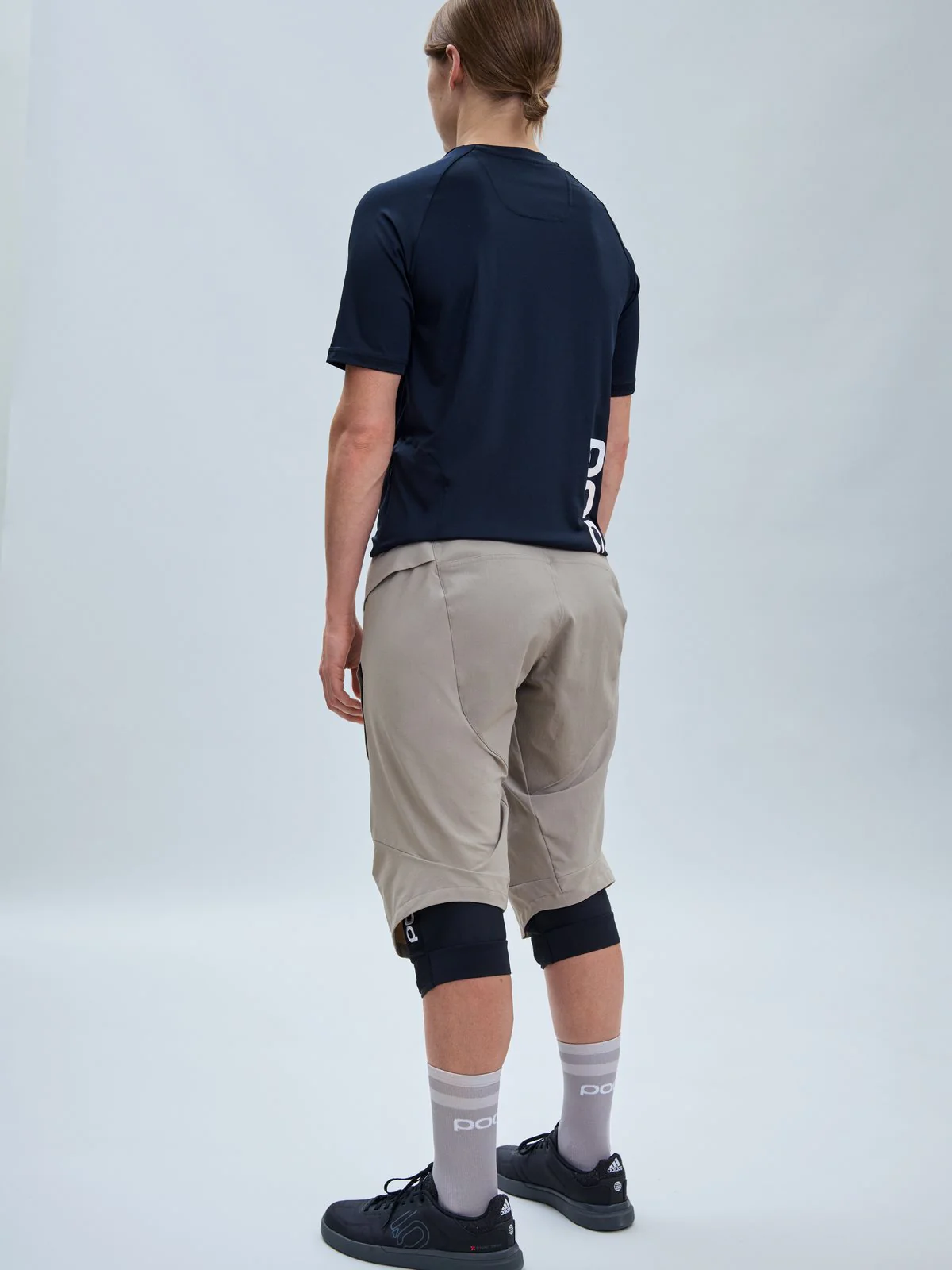 Spodenki rowerowe POC W's Infinite All-mountain Shorts - Moonstone Grey - Image 3