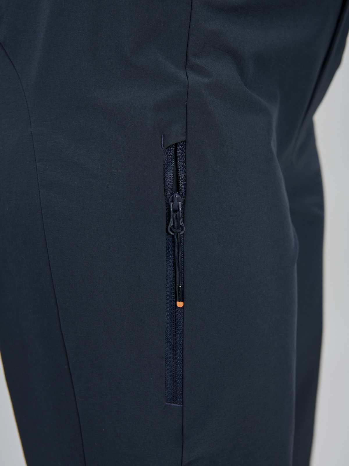 Spodenki rowerowe POC W's Motion Shorts - Apatite Navy - Image 6