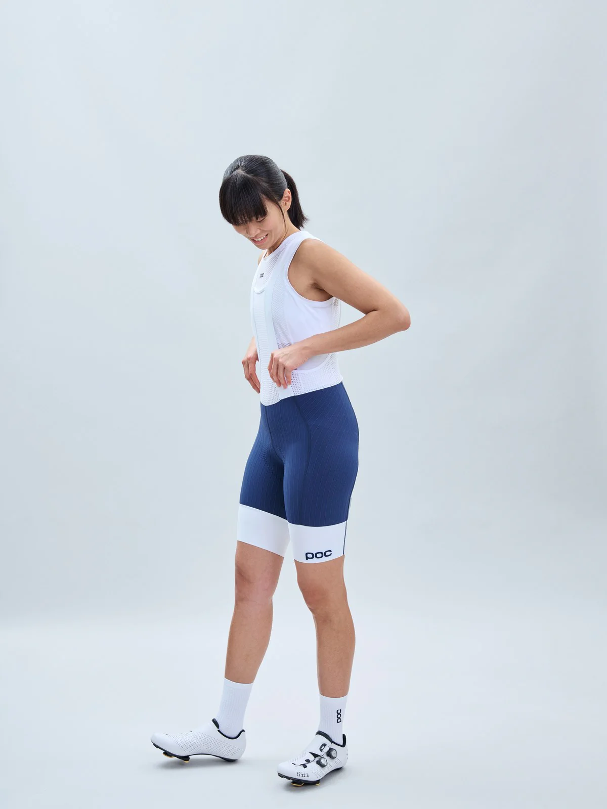 Spodenki rowerowe POC W's Raceday Bibshorts - Turmaline Navy/Hydr. White - Image 4
