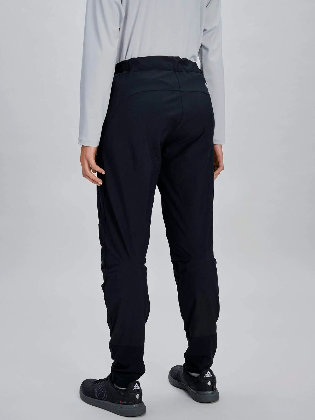 Spodnie rowerowe POC W's Motion Pants - Ur. Black - Image 3