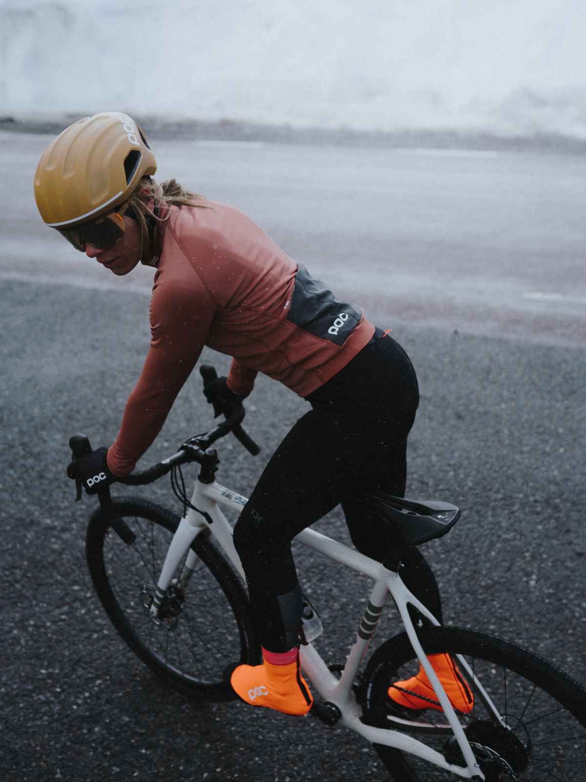 Spodnie rowerowe POC W's Thermal Cargo Tights - Ur. Black - Image 2