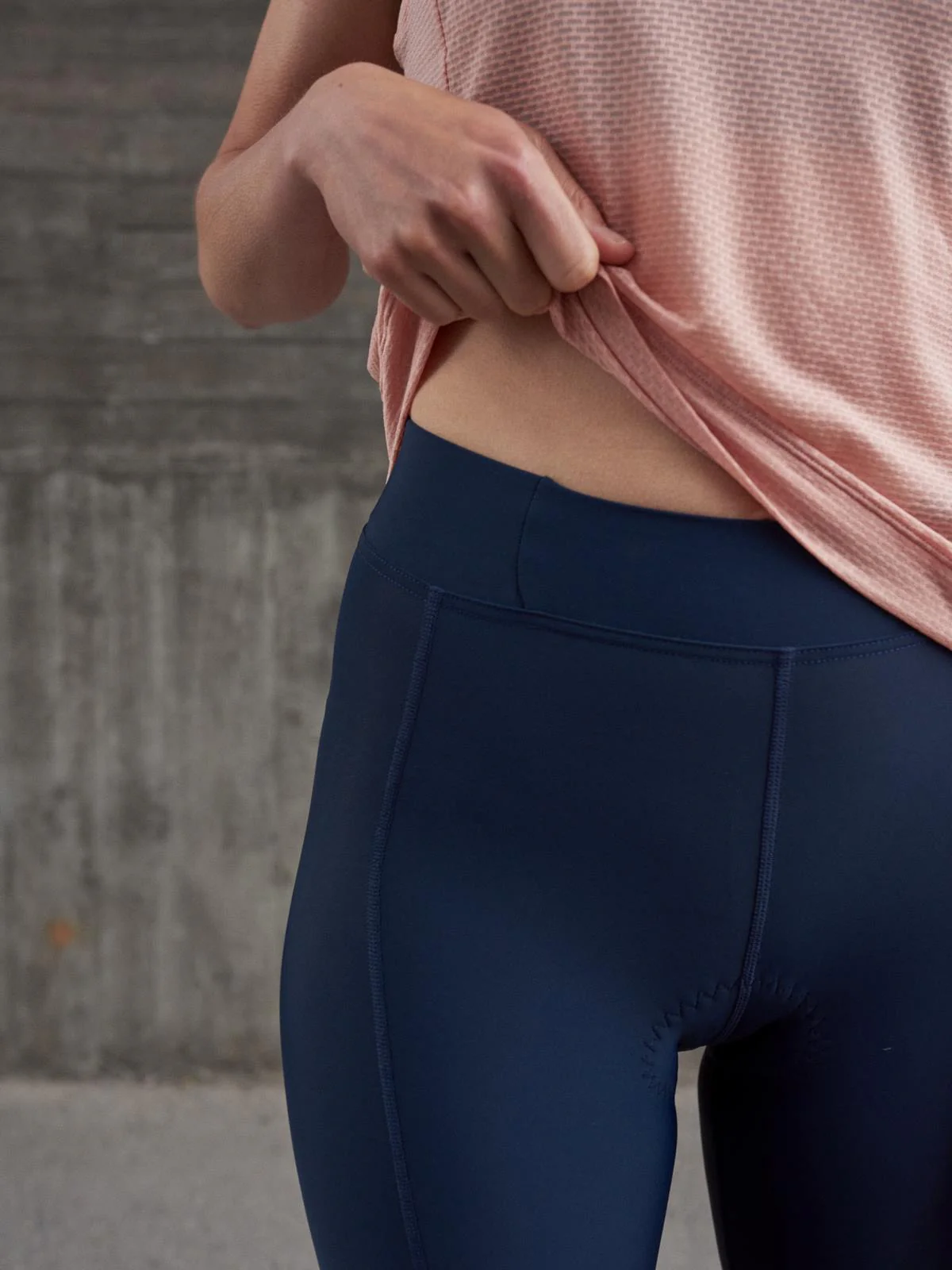 Spodenki rowerowe POC W's Air Indoor Shorts -  Turmaline Navy - Image 3